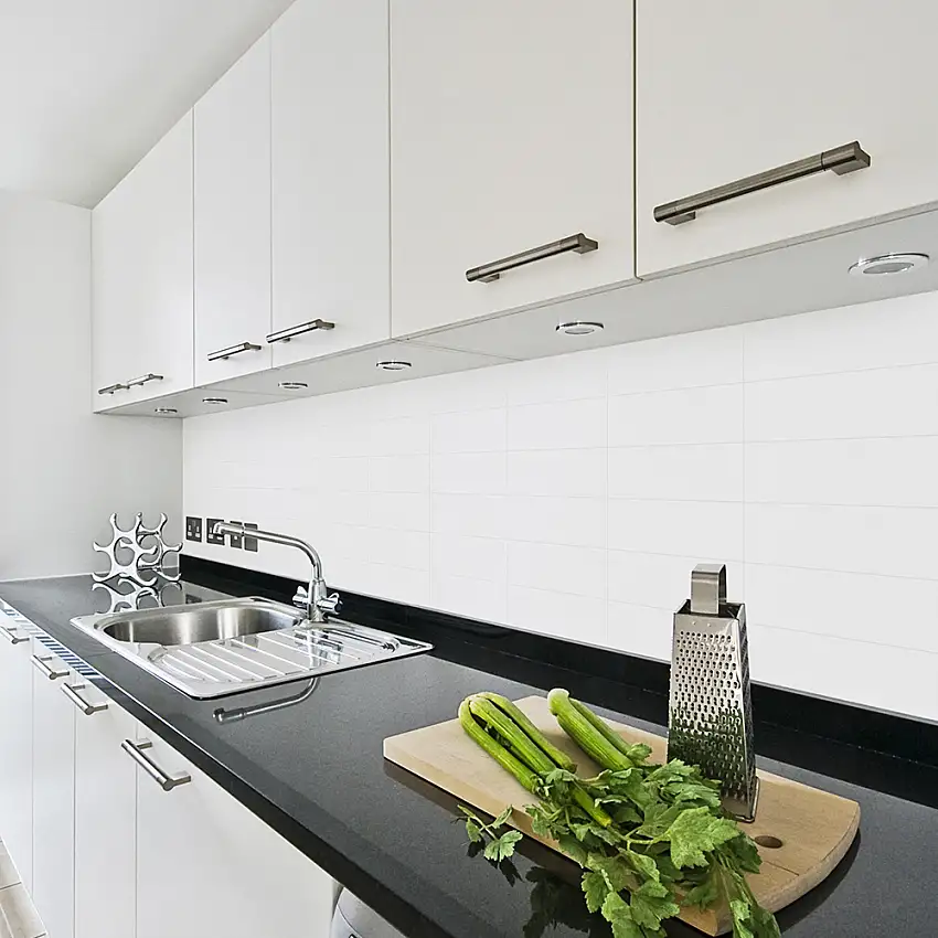 Väggskiva BerryAllocKitchen Wall Vit Snö 10x30 cm